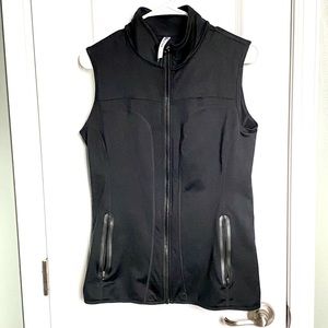 FABLETICS BLACK LIGHTWEIGHT VEST